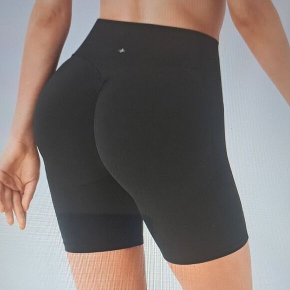 HALARA Pants - MEDIUM    HALARA ULTRASCULPT SOCINCHED TUMMY & BUTT SCRUNCH & LIFT BIKER SHORTS